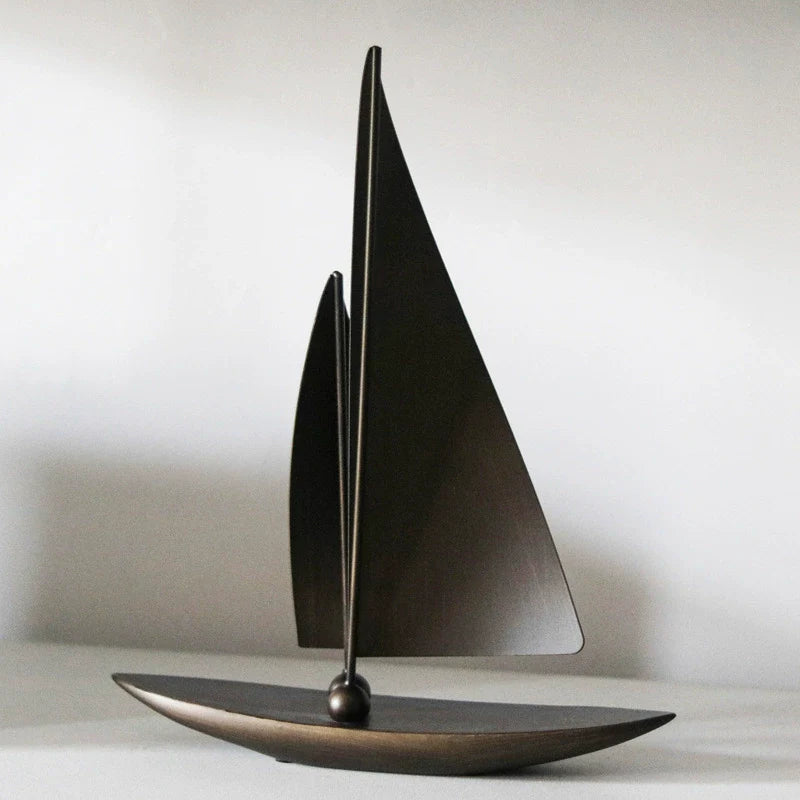 Luxuriöses Segelboot-Modell aus Kunstharz – Moderne Dekoskulptur für Zuhause, Büro & Feng Shui Akzente